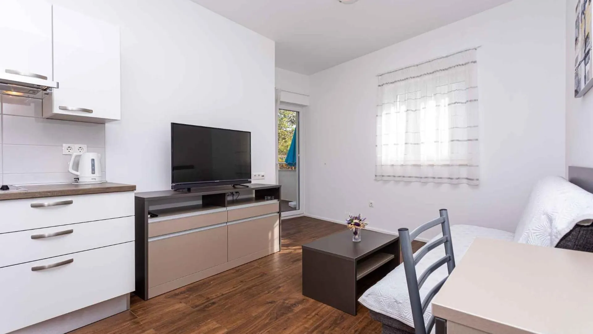 Apartment In Baska 37048