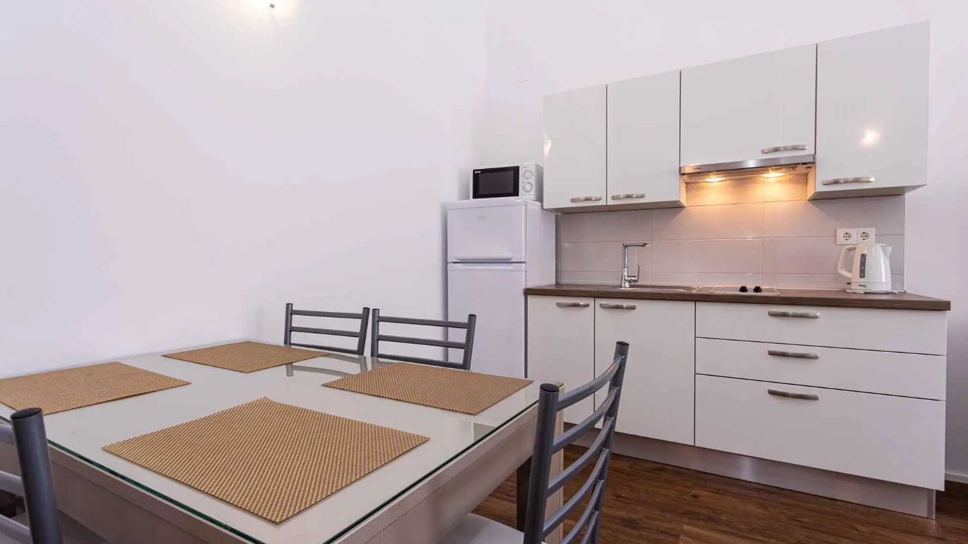 Apartment In Baska 37048