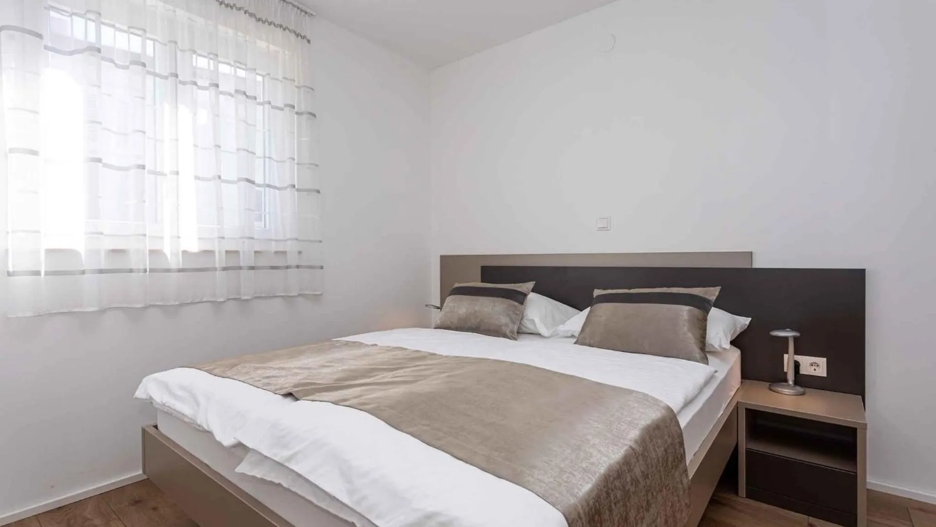 Apartment In Baska 37048