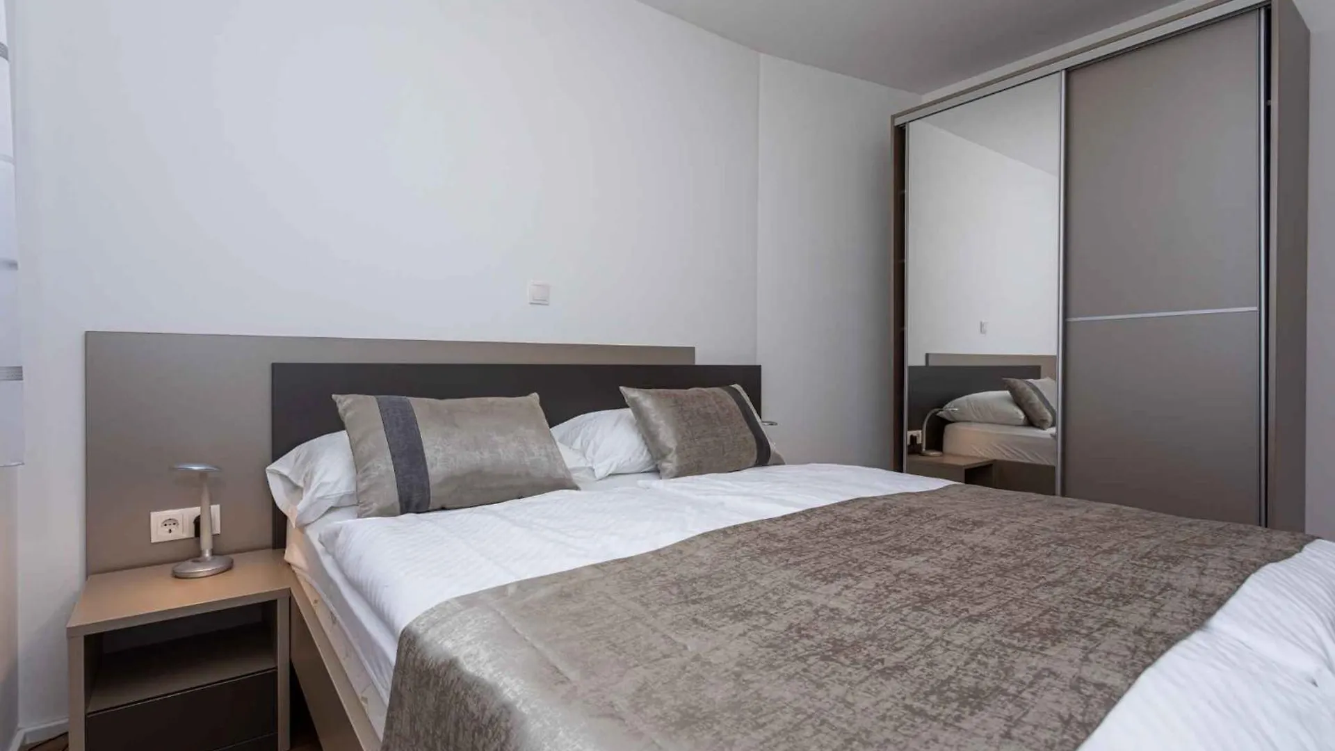 Apartment In Baska 37048 Baska (Krk)