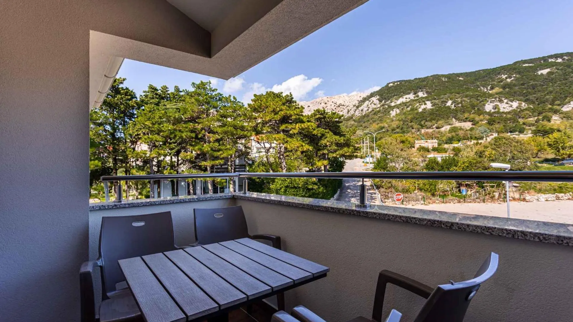 Apartment In Baska 37048