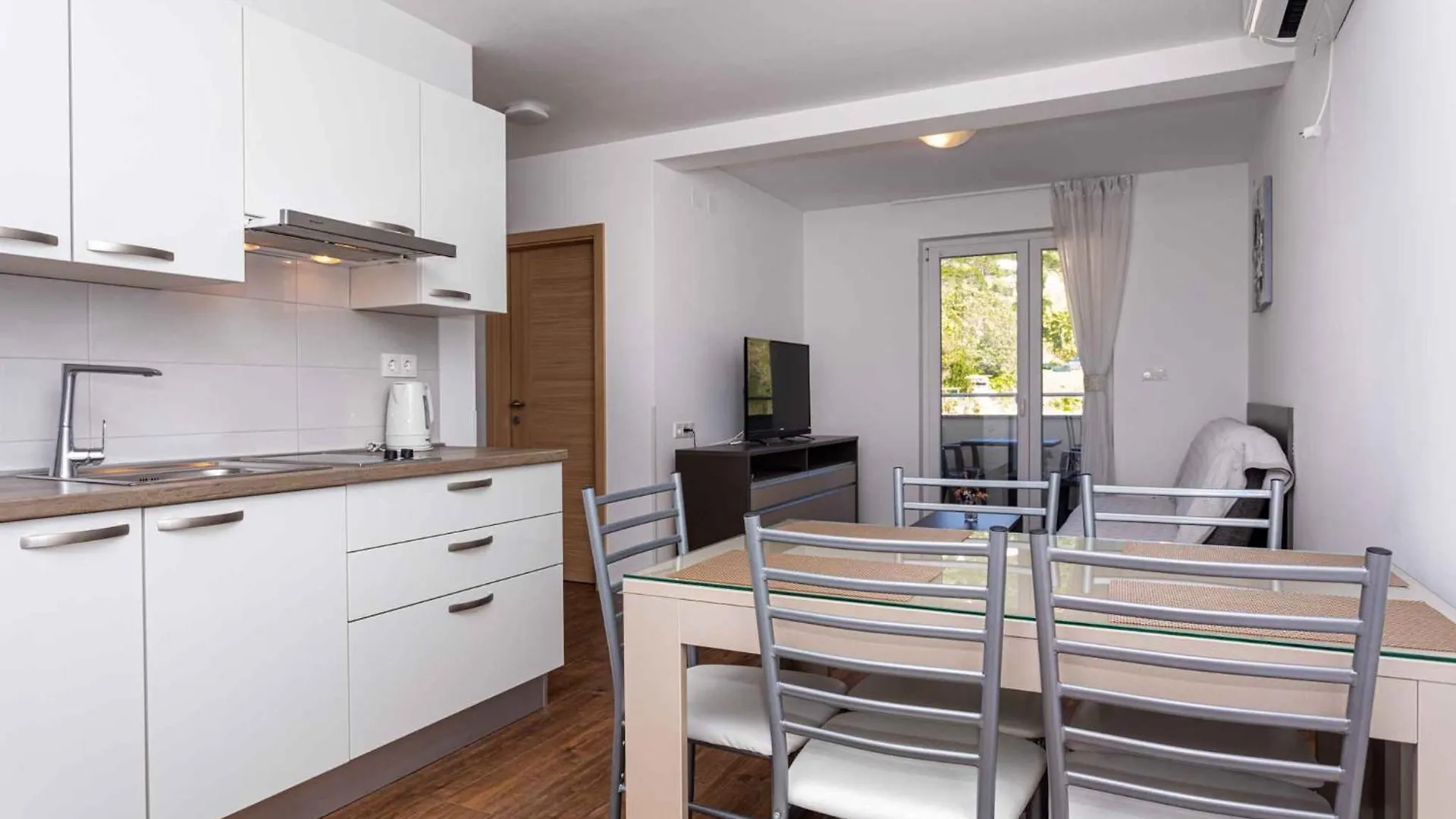Apartment In Baska 37048