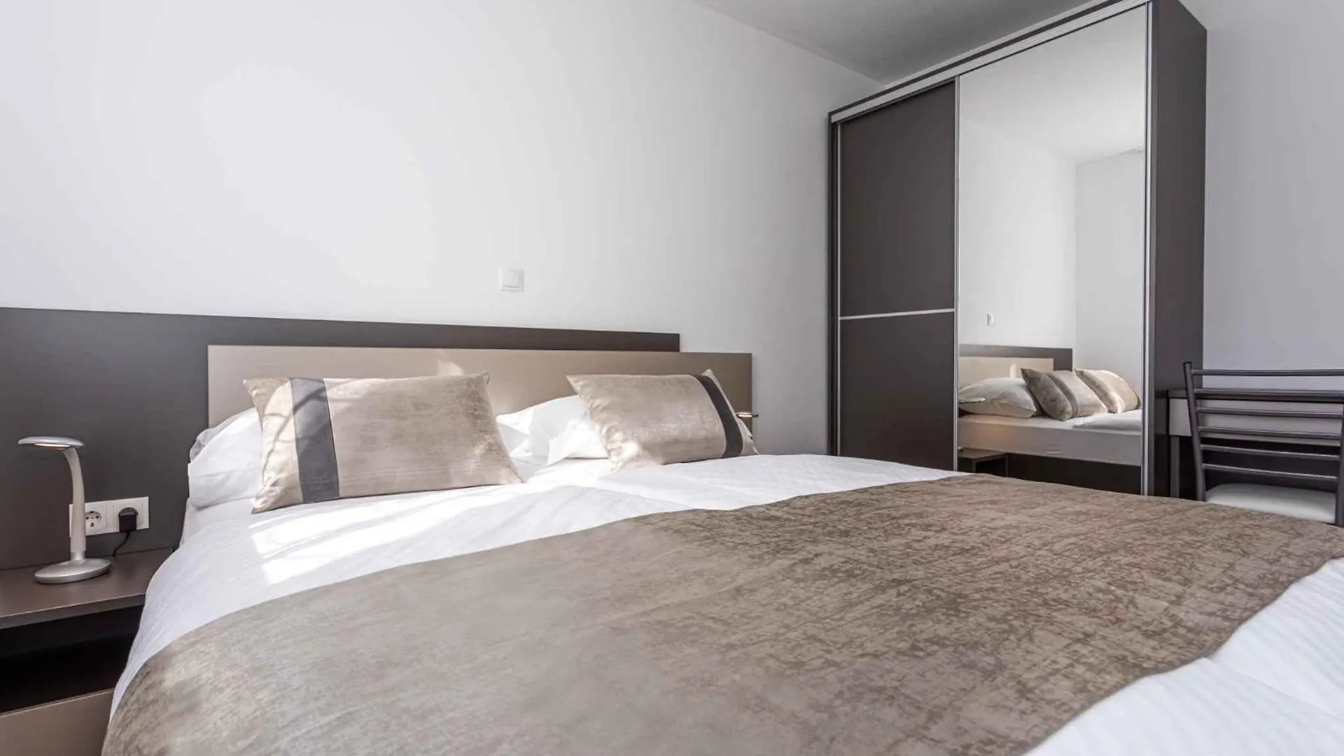 Apartment In Baska 37048 Baska (Krk)