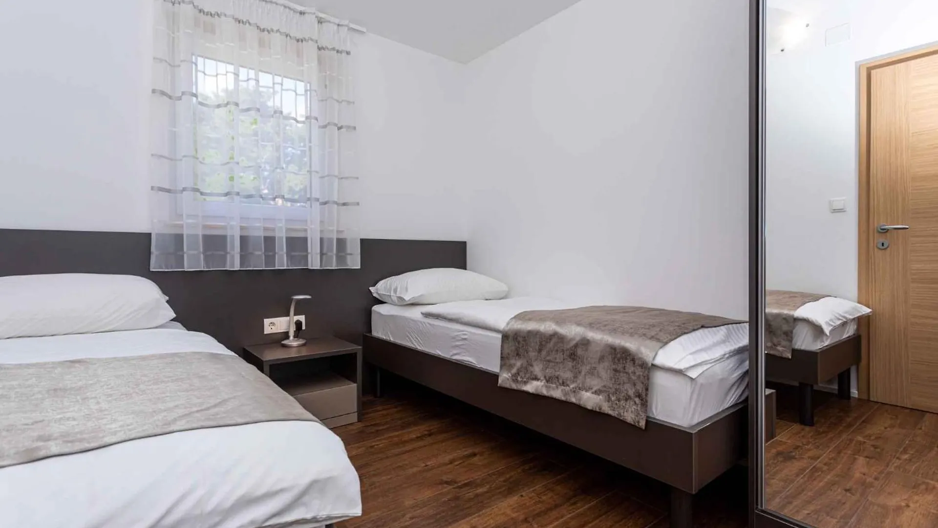 Apartment In Baska 37048