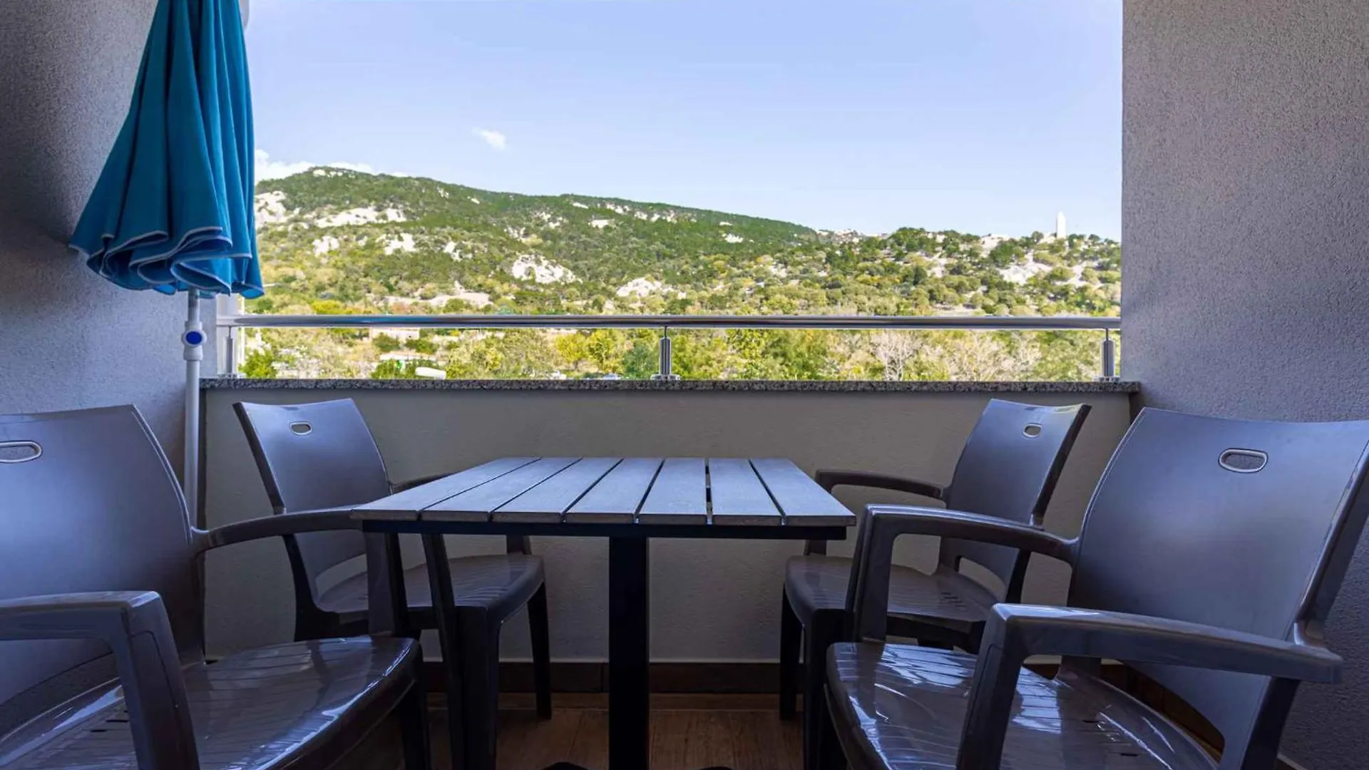 Apartment In Baska 37048