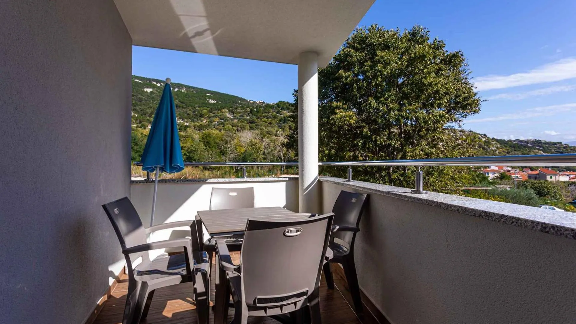 Apartment In Baska 37048