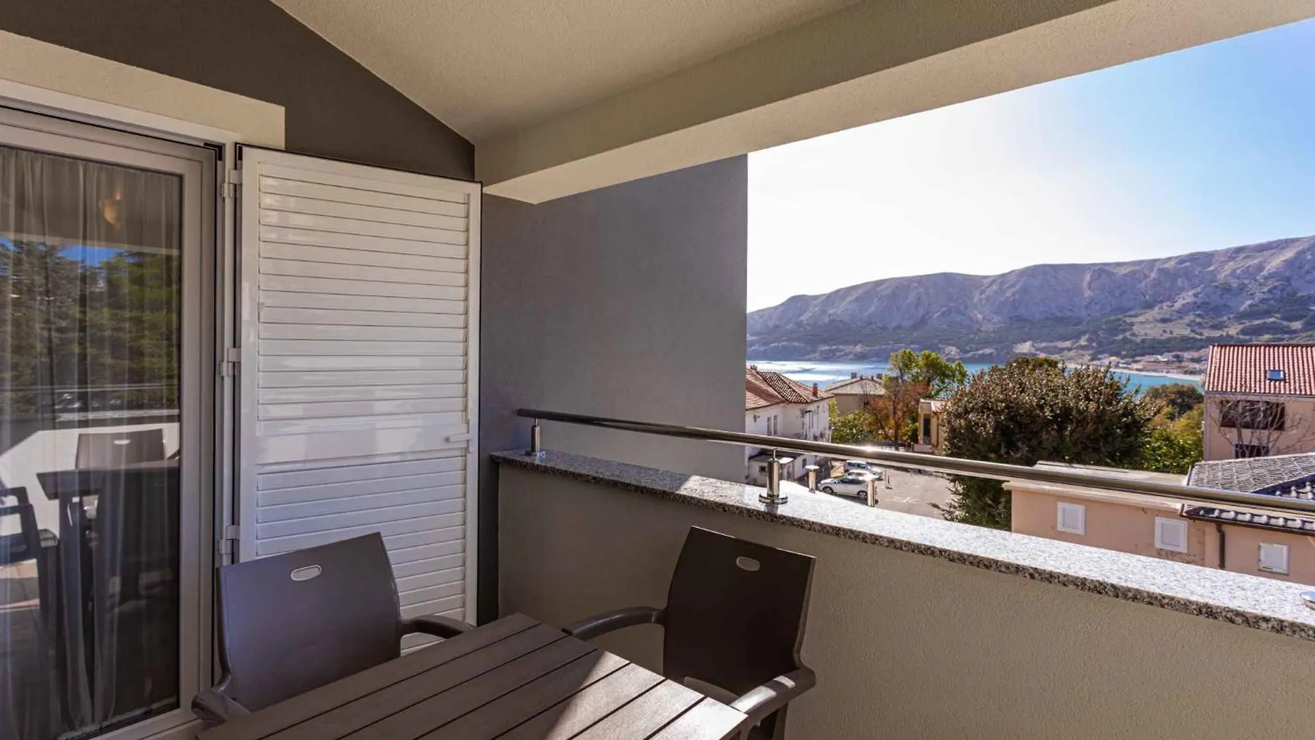 Apartment In Baska 37048