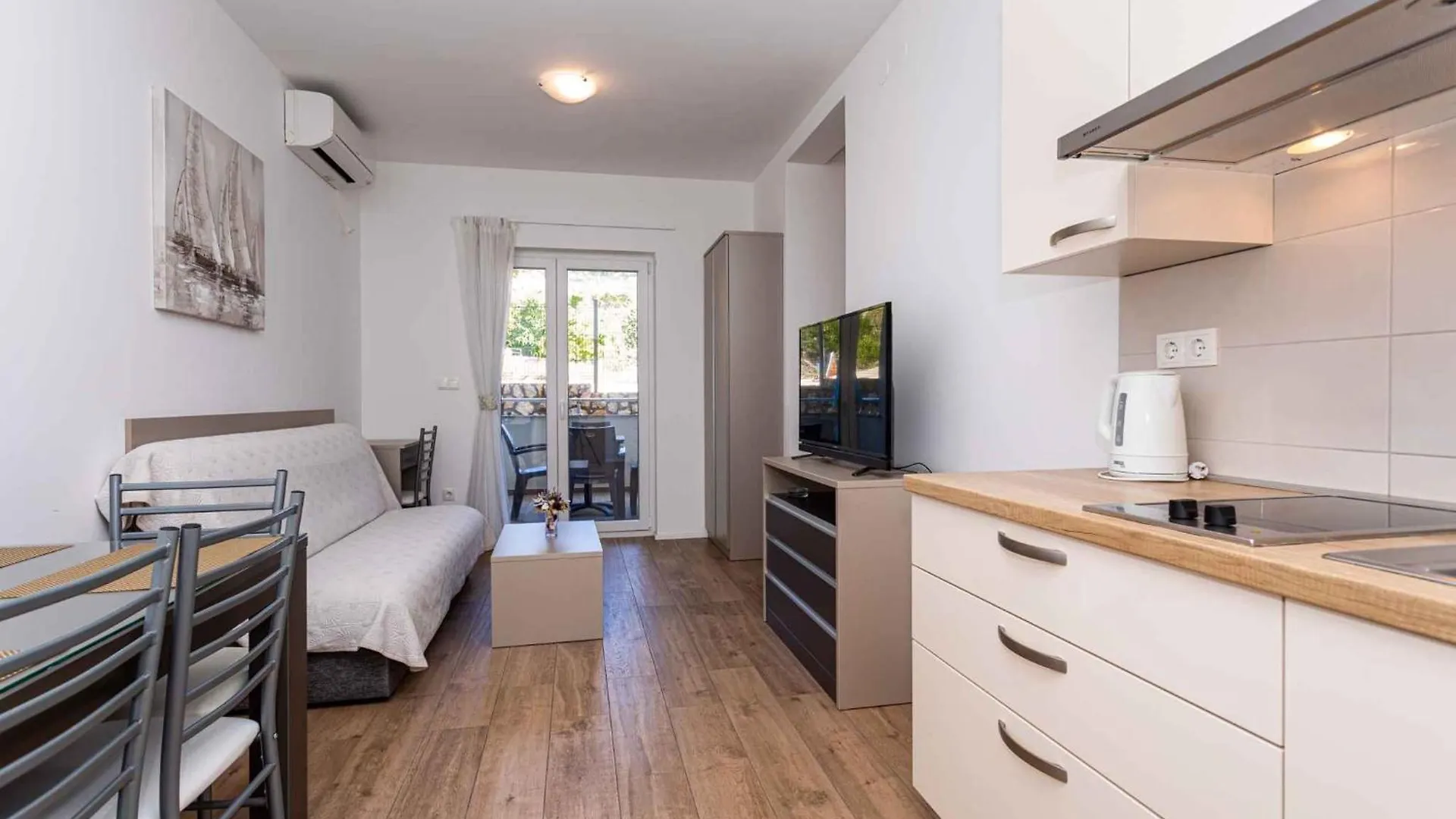 Apartment In Baska 37048