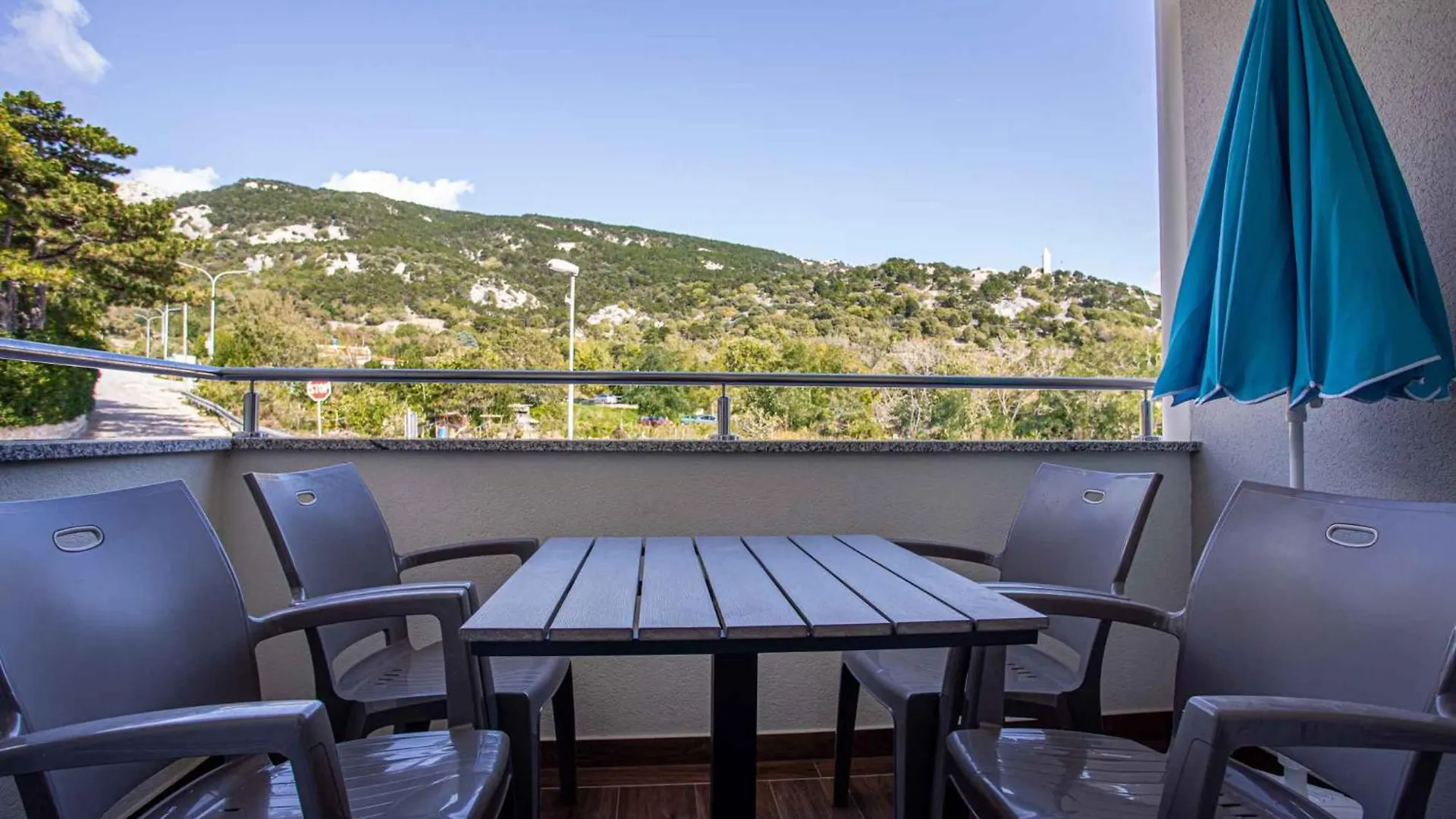 Apartment In Baska 37048